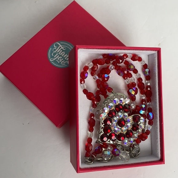 Vintage Heart AB Necklace - Picture 9 of 10